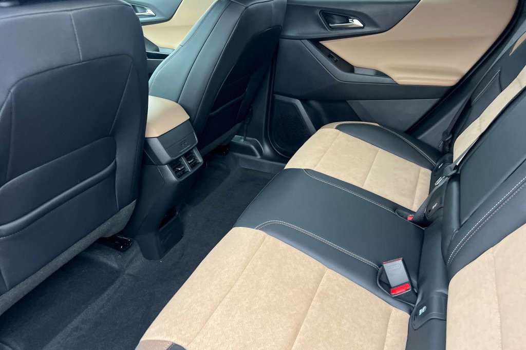 New 2026 Chevrolet Equinox ACTIV image 9