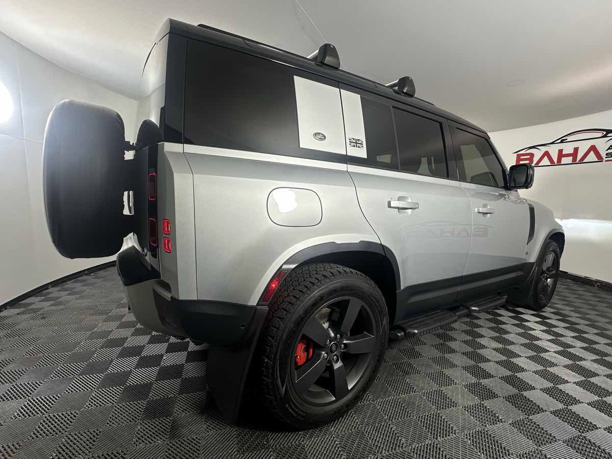 Used 2020 Land Rover Defender 110 SE AWD/4WD image 9