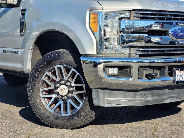 Used 2017 Ford F250 Lariat w/ Lariat Ultimate Package image 4