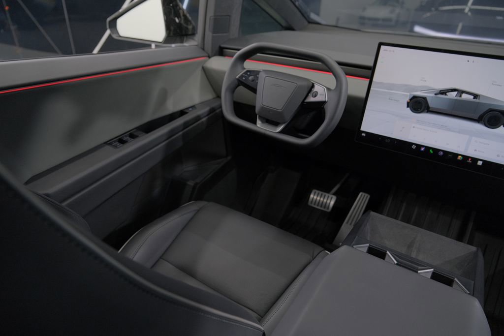 Used 2025 Tesla Cybertruck AWD Crew Cab image 67