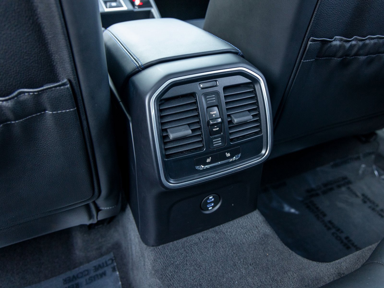 Certified 2024 Porsche Macan image 39