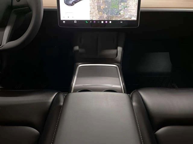 Used 2023 Tesla Model 3 Standard Range image 12