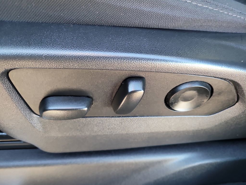 Used 2022 Chevrolet Silverado 1500 LT image 18