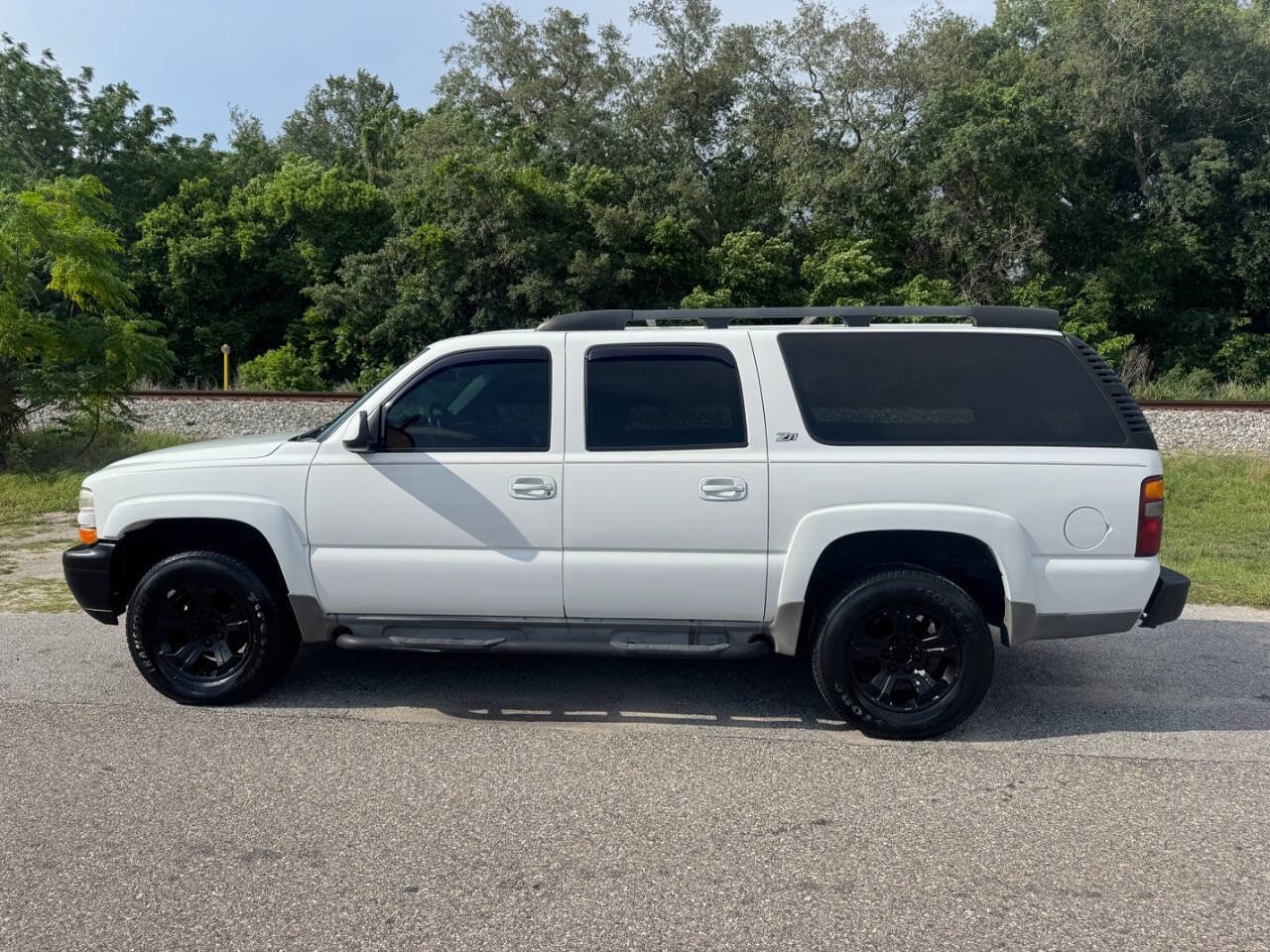 Used 2003 Chevrolet Suburban Z71 AWD/4WD image 9