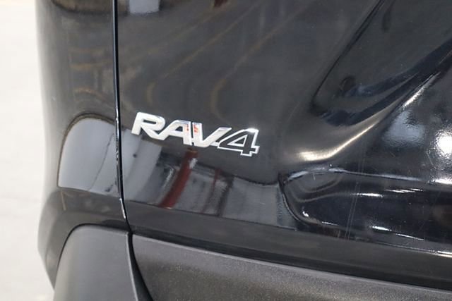 Used 2021 Toyota RAV4 LE image 38