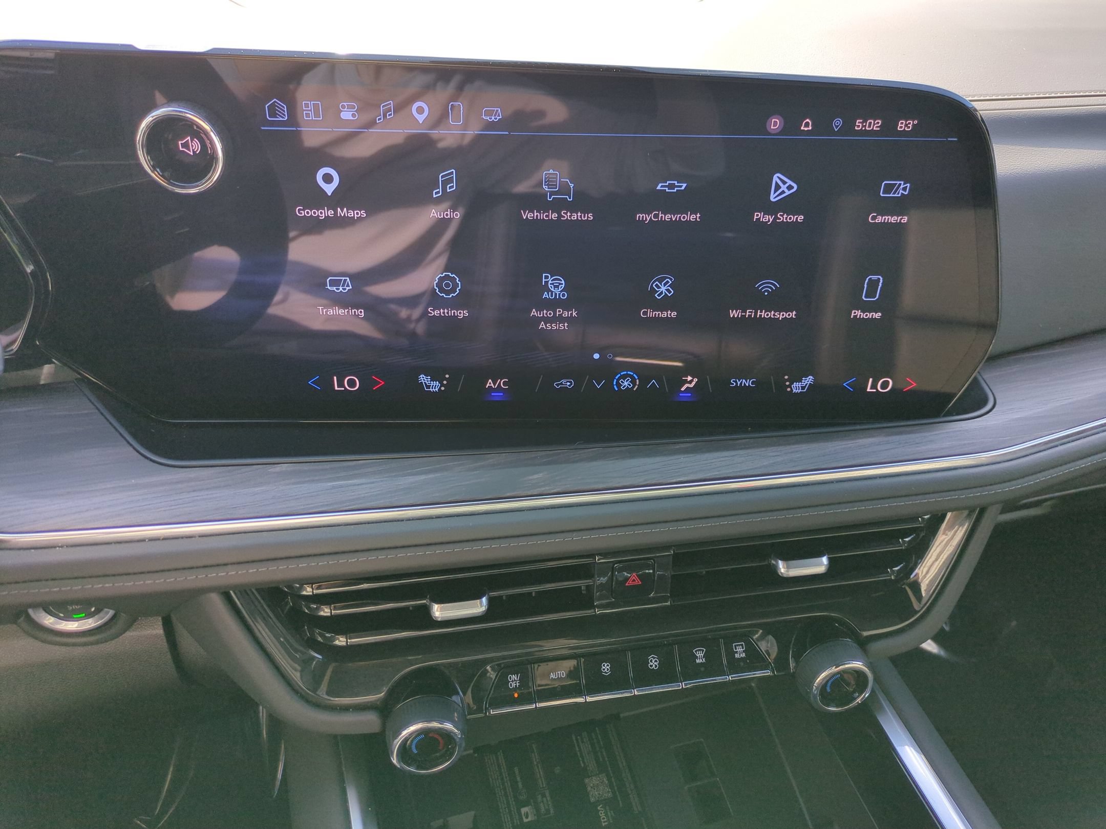 Used 2025 Chevrolet Suburban Z71 AWD/4WD image 23