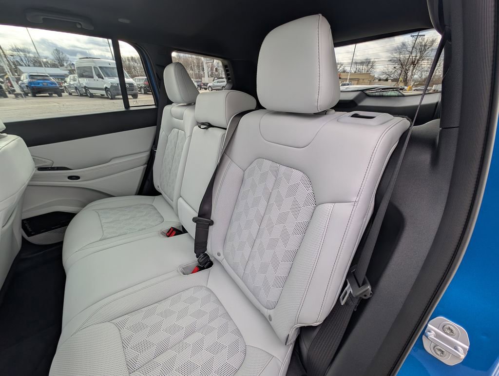 New 2026 Jeep Cherokee Overland AWD/4WD image 17