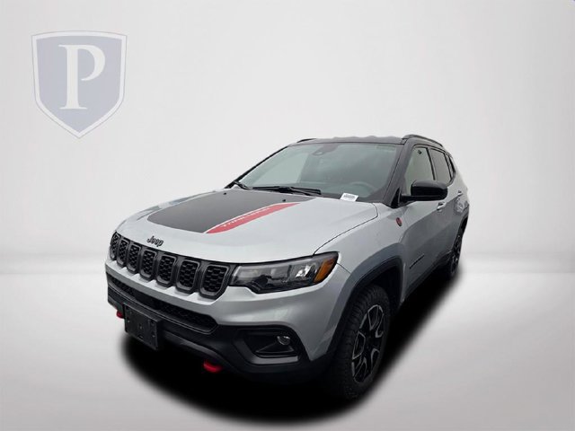 Used 2025 Jeep Compass Trailhawk AWD/4WD image 11