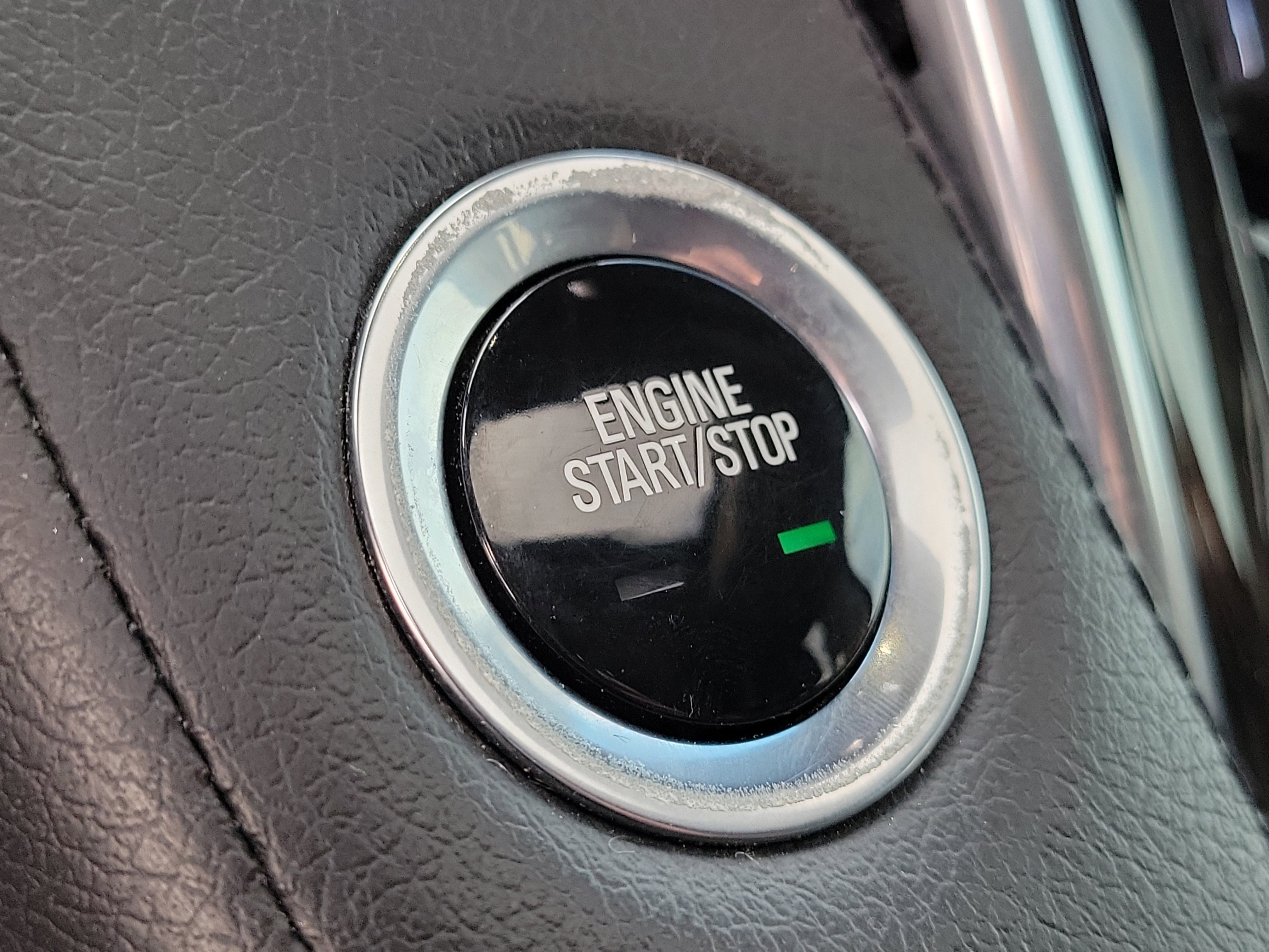 Used 2019 Cadillac Escalade ESV Luxury image 32