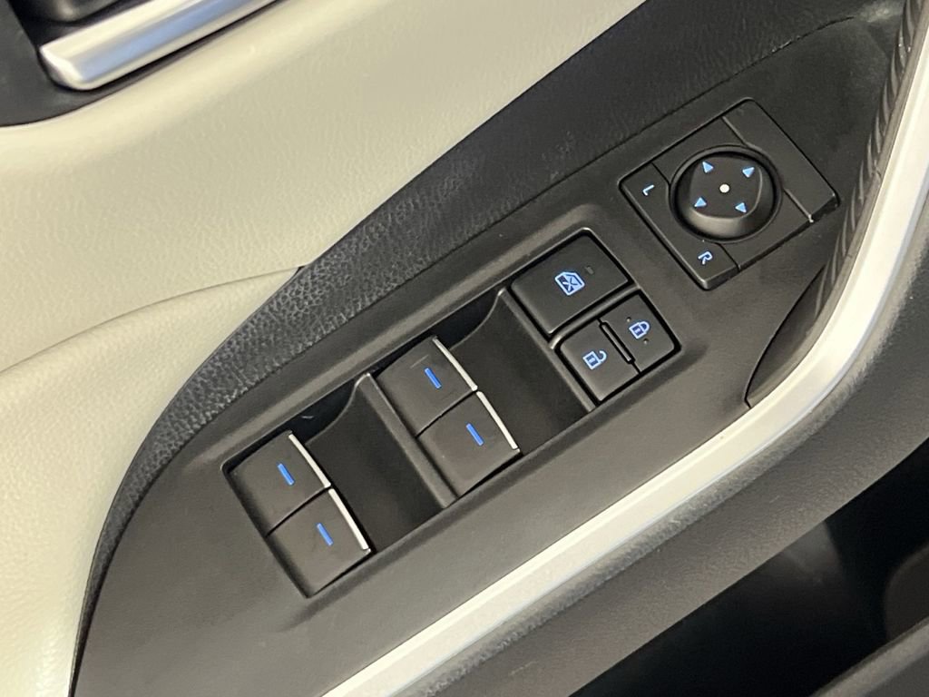 Used 2022 Toyota RAV4 XLE image 13