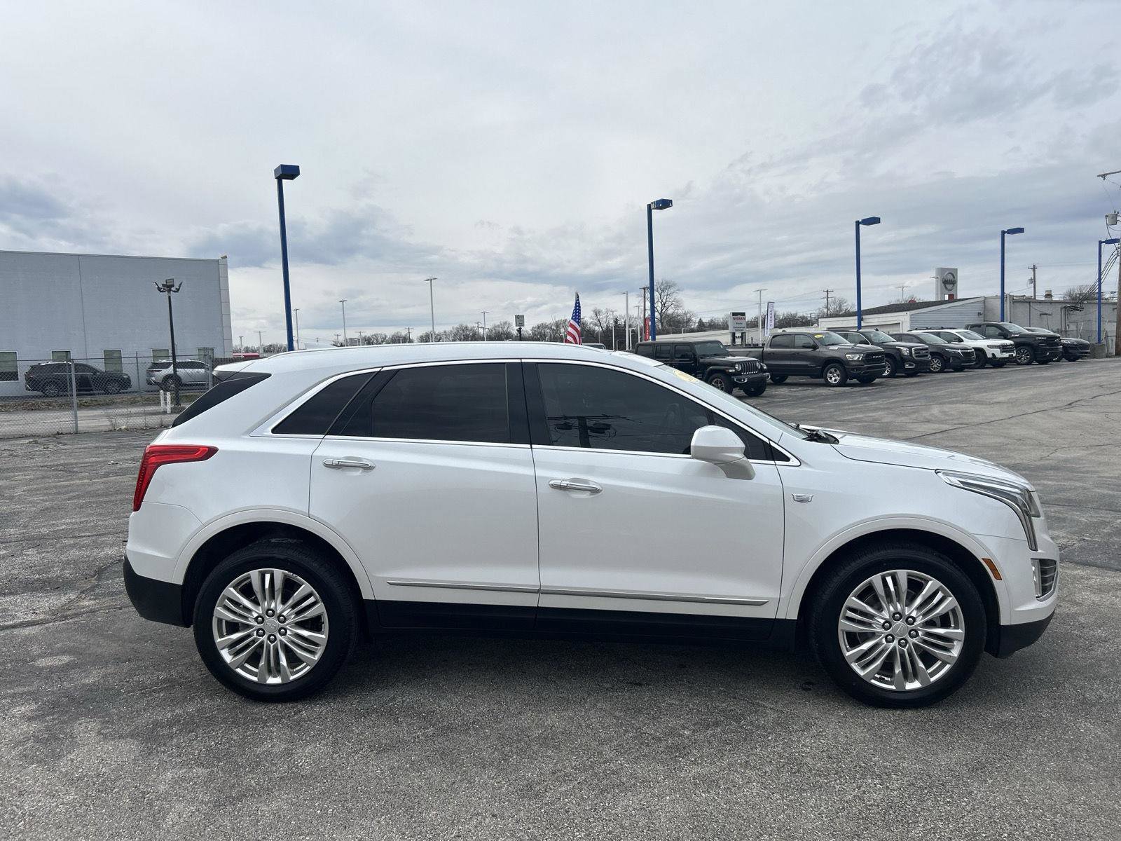 Used 2018 Cadillac XT5 Premium Luxury AWD/4WD image 4