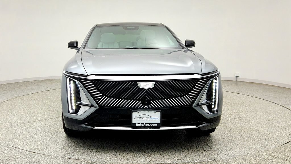 Used 2025 Cadillac Lyriq Luxury RWD image 2