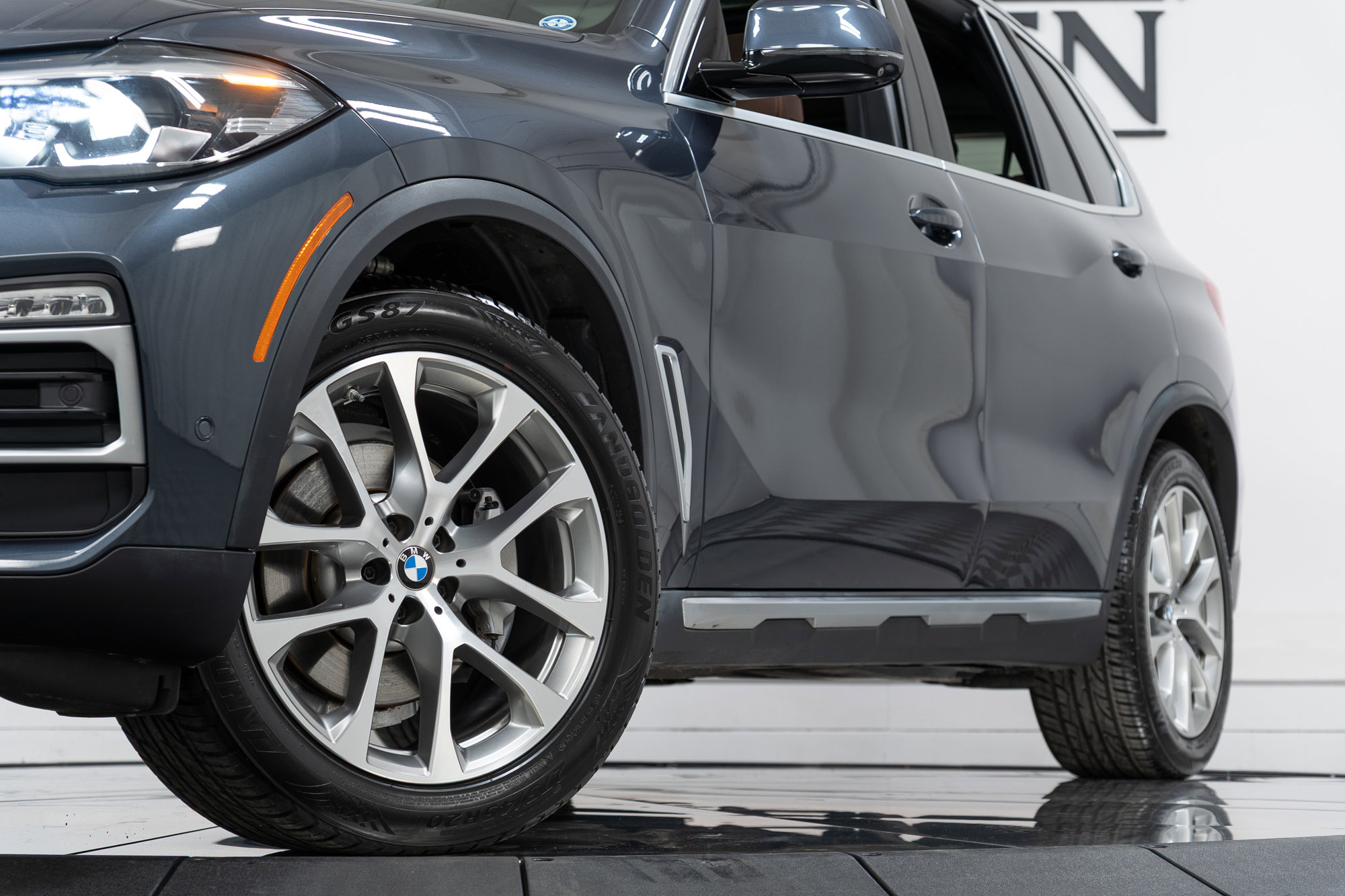 Used 2021 BMW X5 xDrive40i w/ Convenience Package image 27