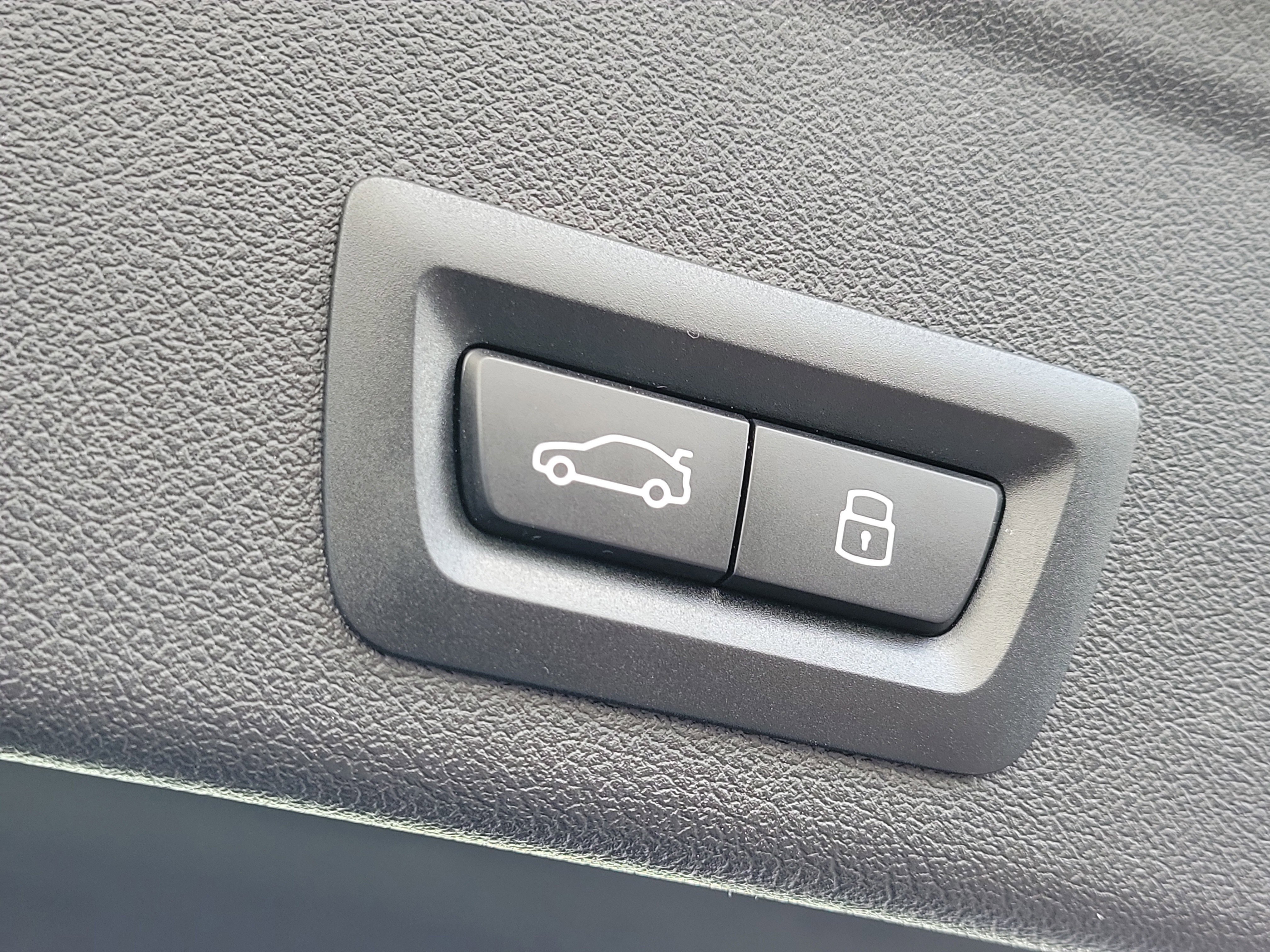 Used 2026 BMW X6 xDrive40i image 9