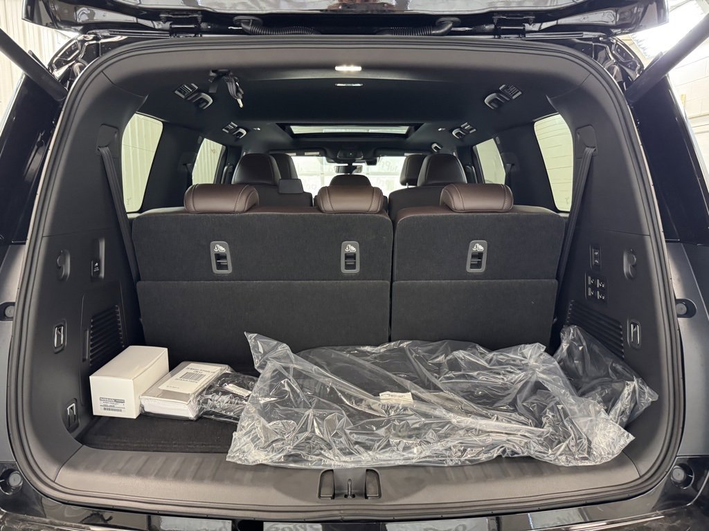 New 2025 Nissan Armada Platinum Reserve image 23