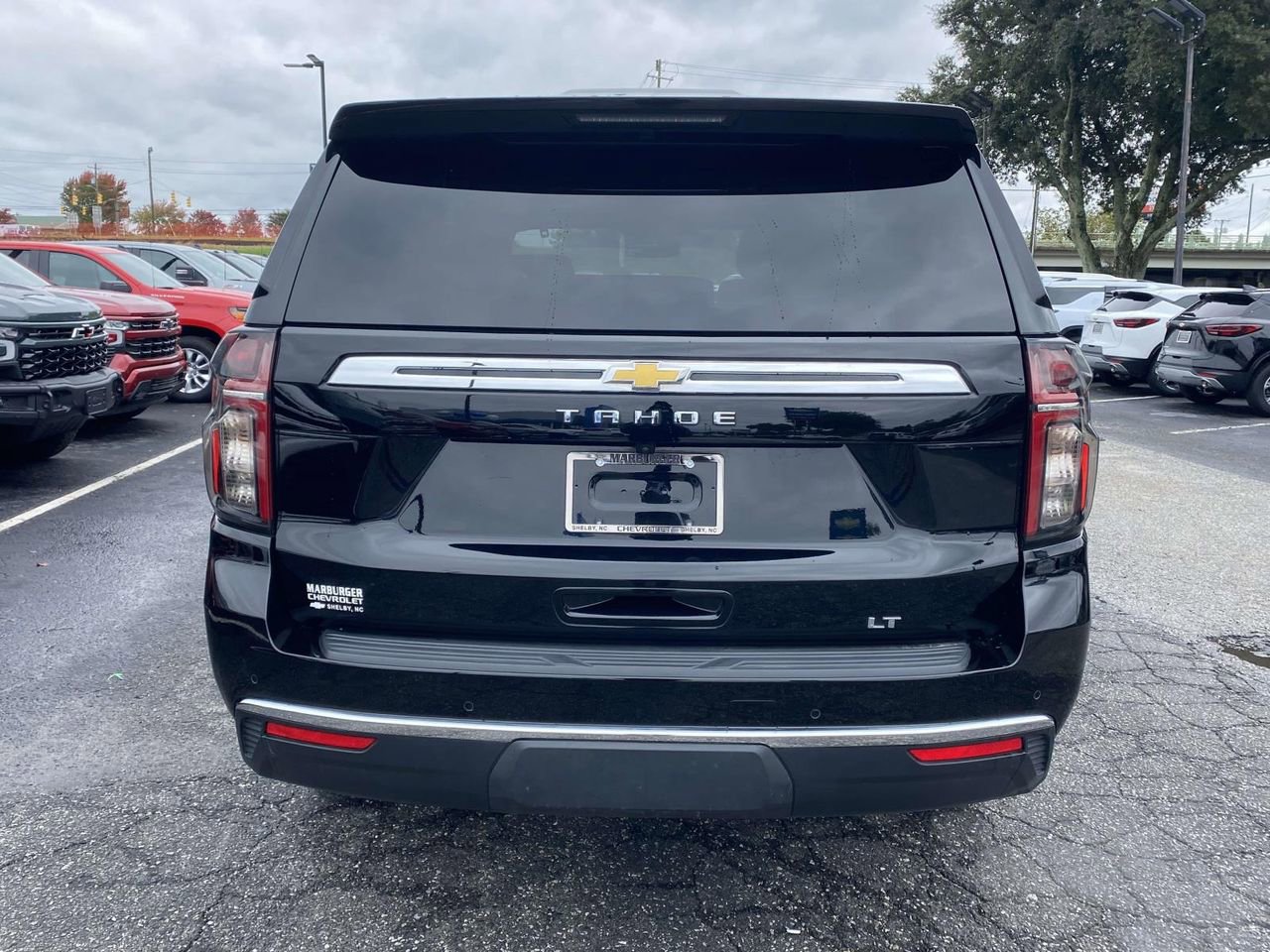 Used 2024 Chevrolet Tahoe LT w/ Luxury Package image 6