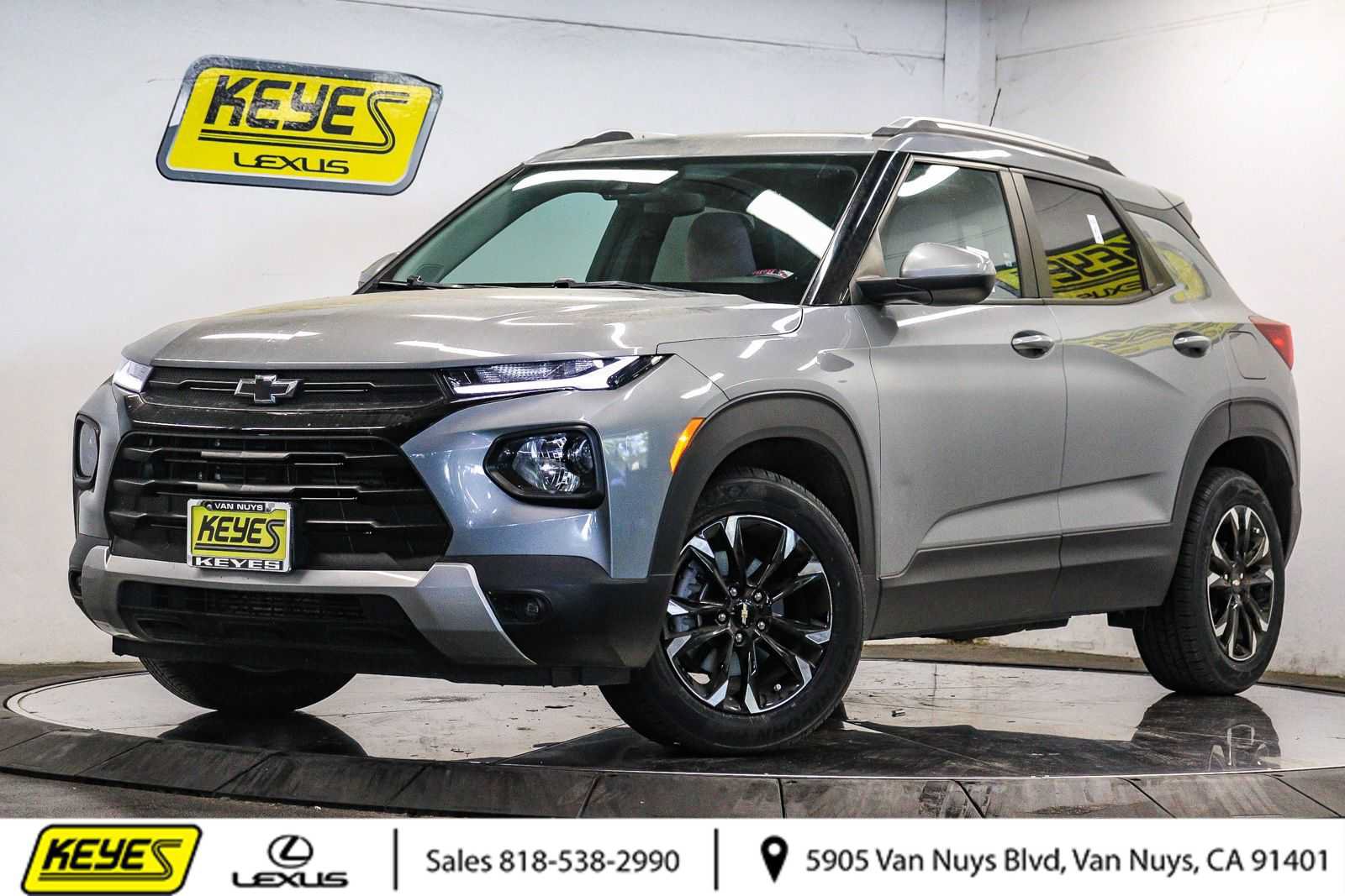 Used 2023 Chevrolet TrailBlazer LT w/ LPO, Blackout Package FWD image 1