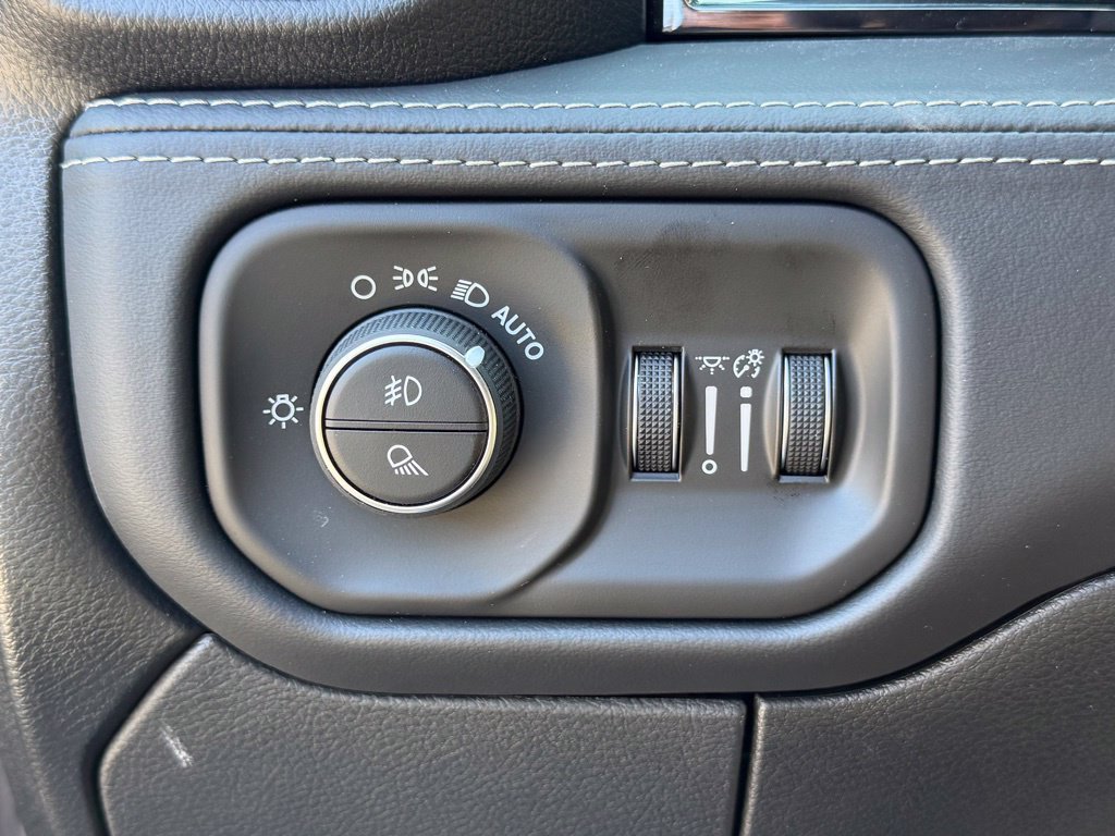 New 2026 RAM 2500 Limited AWD/4WD image 26