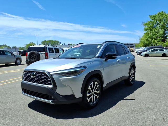 Certified 2025 Toyota Corolla Cross XLE AWD/4WD image 3