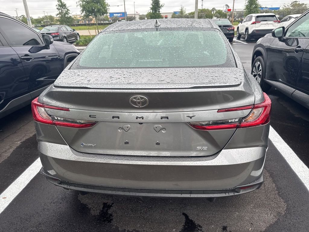 Used 2025 Toyota Camry SE image 4