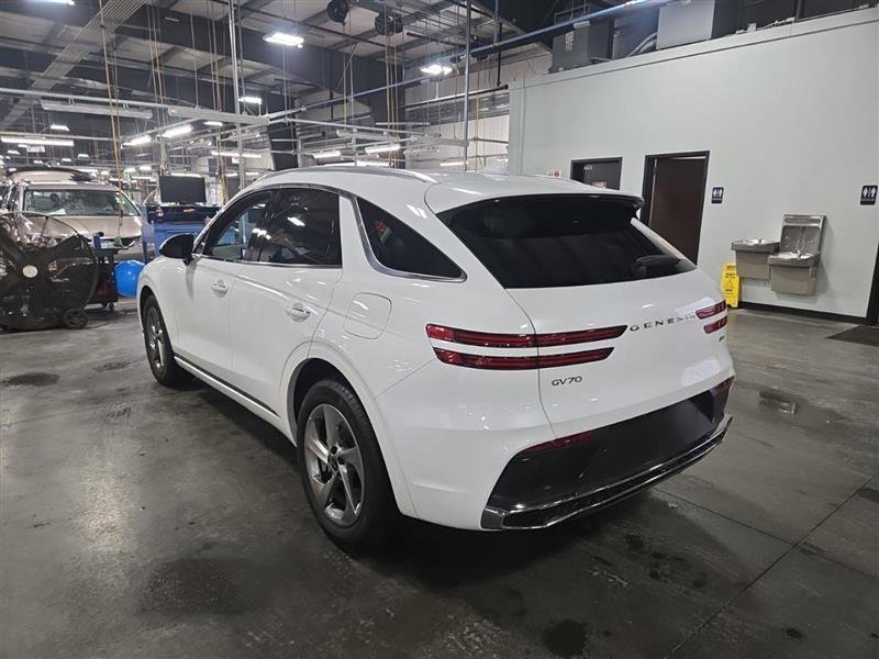 Used 2026 Genesis GV70 2.5T image 6