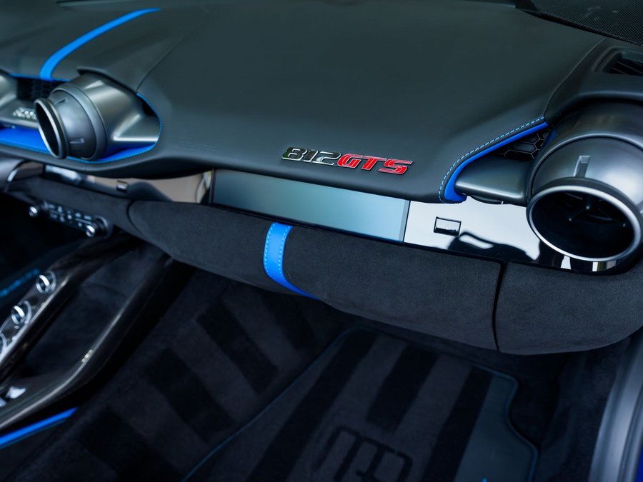 Used 2022 Ferrari 812 GTS RWD image 19