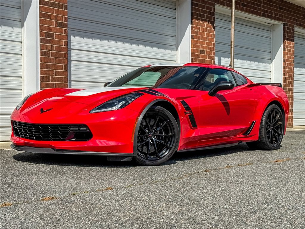Used 2019 Chevrolet Corvette Grand Sport RWD image 2