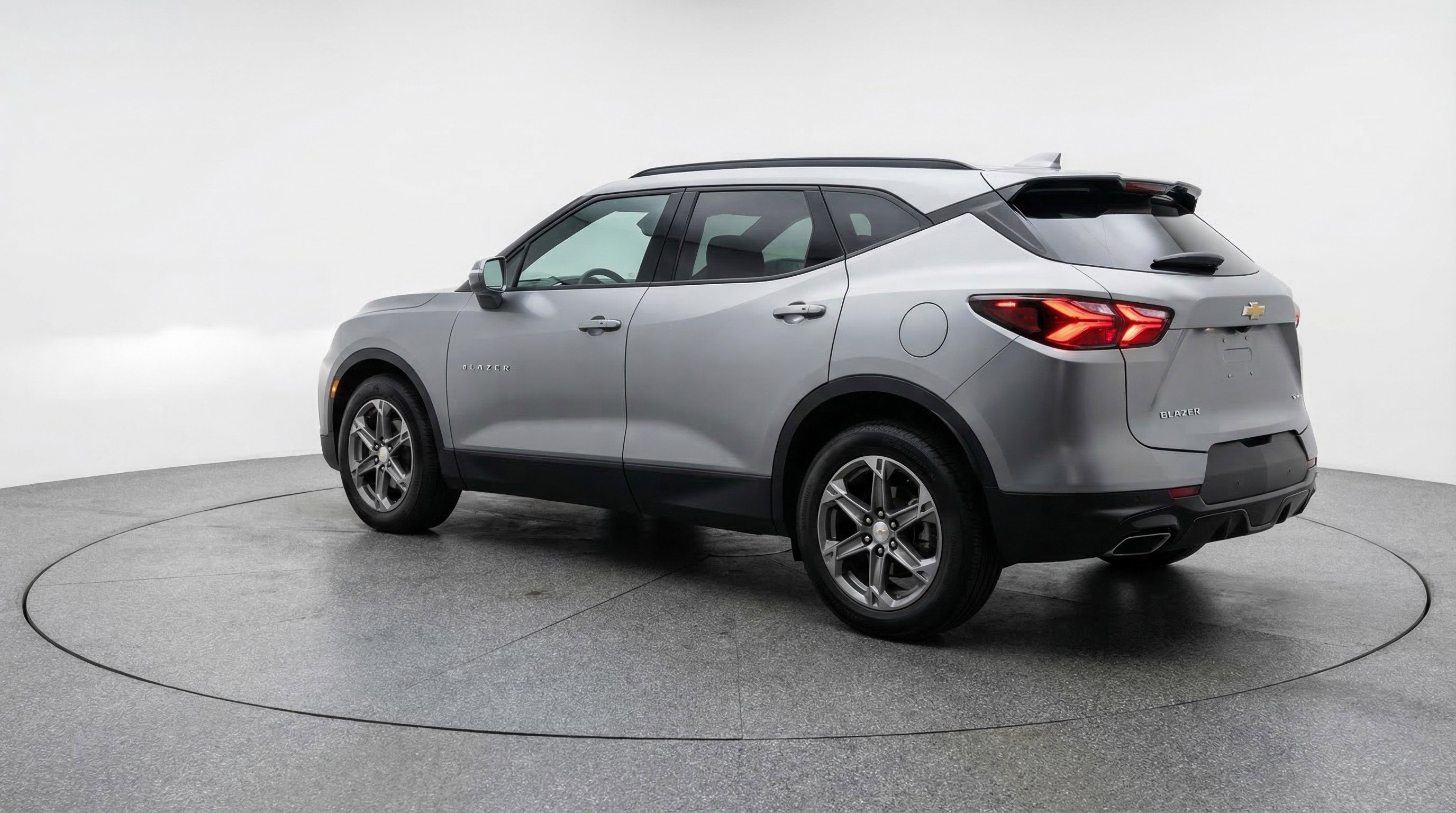 Used 2025 Chevrolet Blazer LT FWD image 6