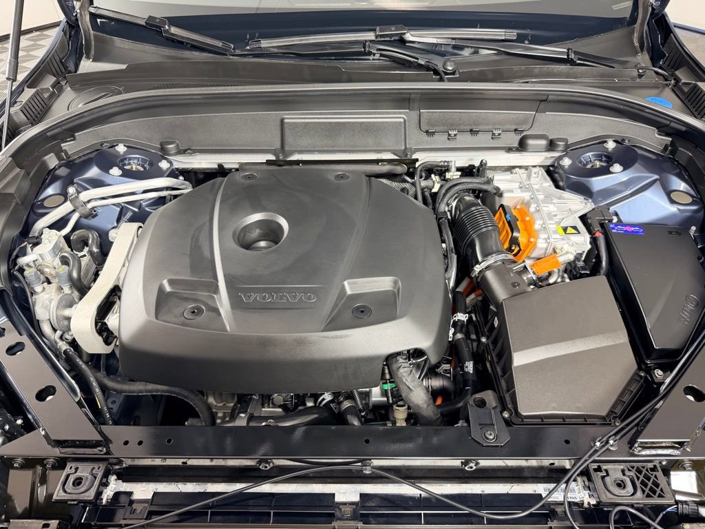 Used 2025 Volvo XC60 T8 Ultra w/ Protection Package Premier image 34