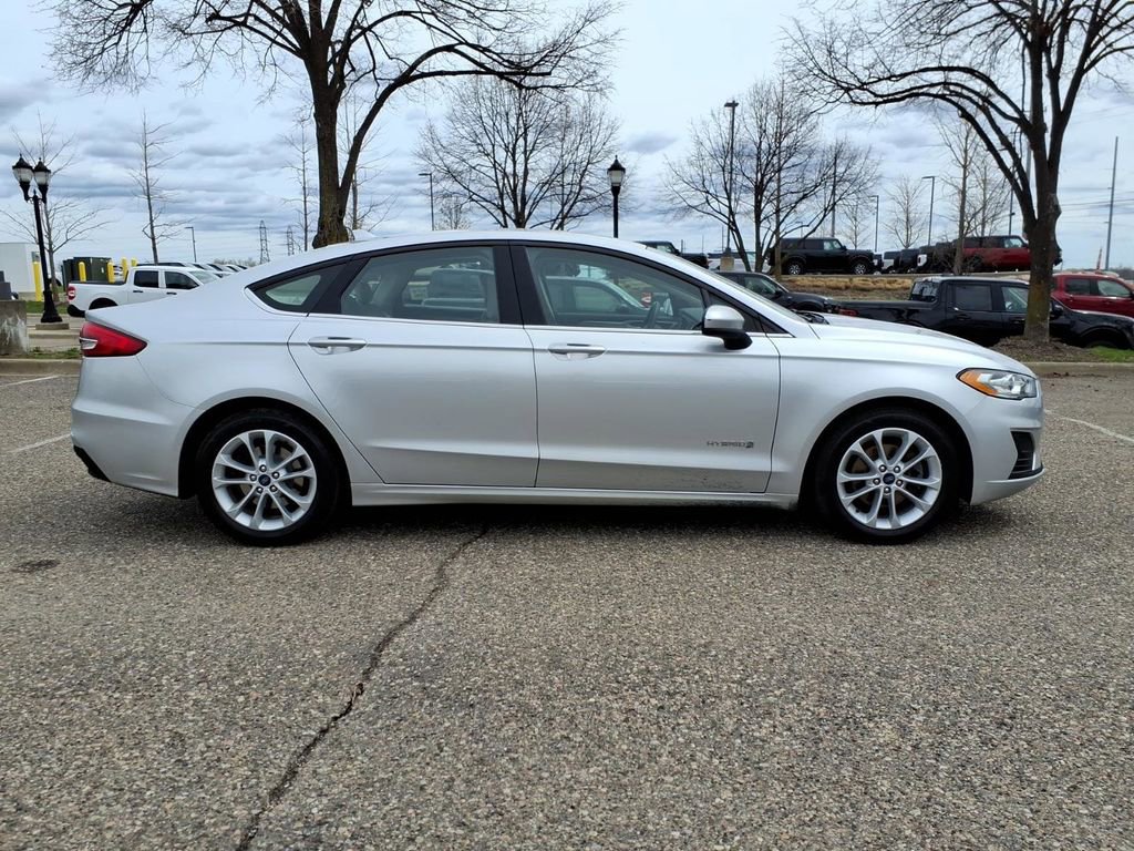 Used 2019 Ford Fusion SE image 6