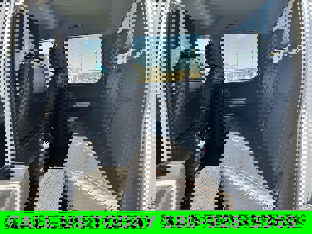 New 2025 Ford F250 Lariat w/ Chrome Package image 15