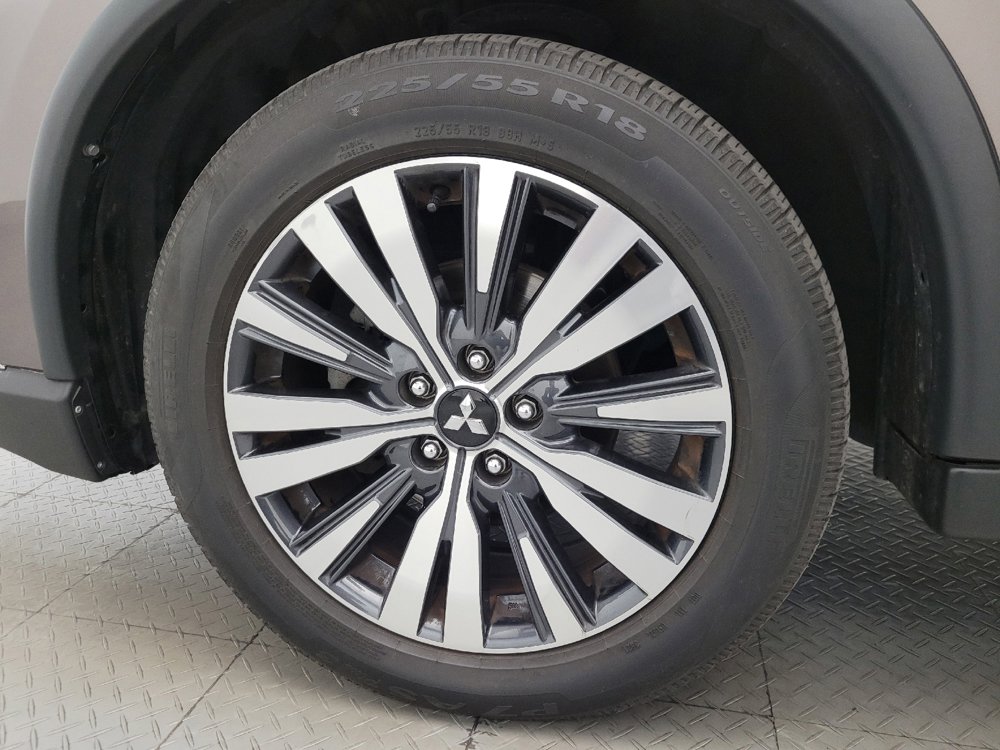 Used 2019 Mitsubishi Outlander LE FWD image 31
