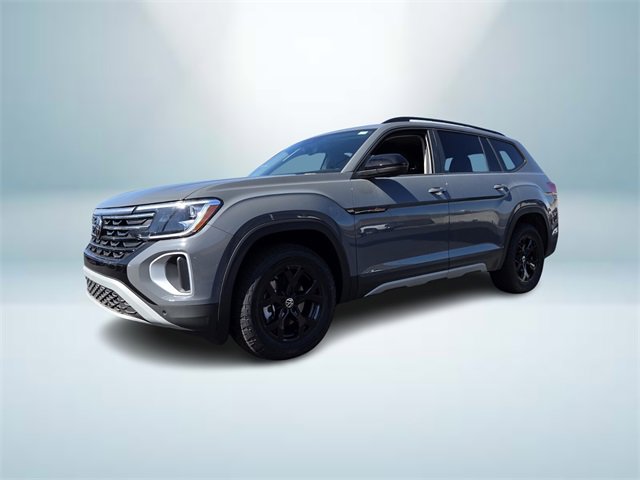 New 2026 Volkswagen Atlas Peak Edition image 2