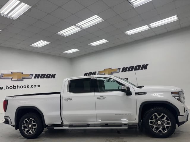 Used 2023 GMC Sierra 1500 SLT w/ SLT Premium Package AWD/4WD image 4
