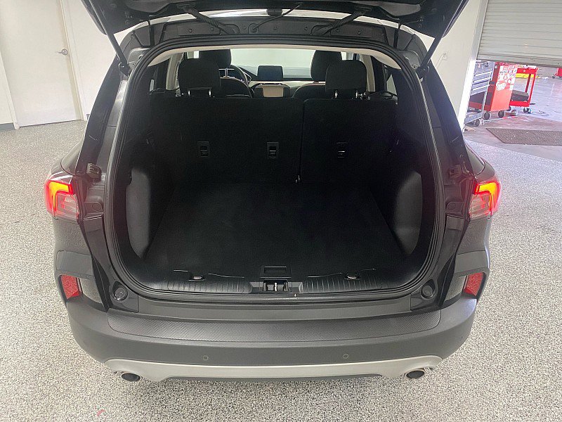 Used 2022 Ford Escape SE image 19