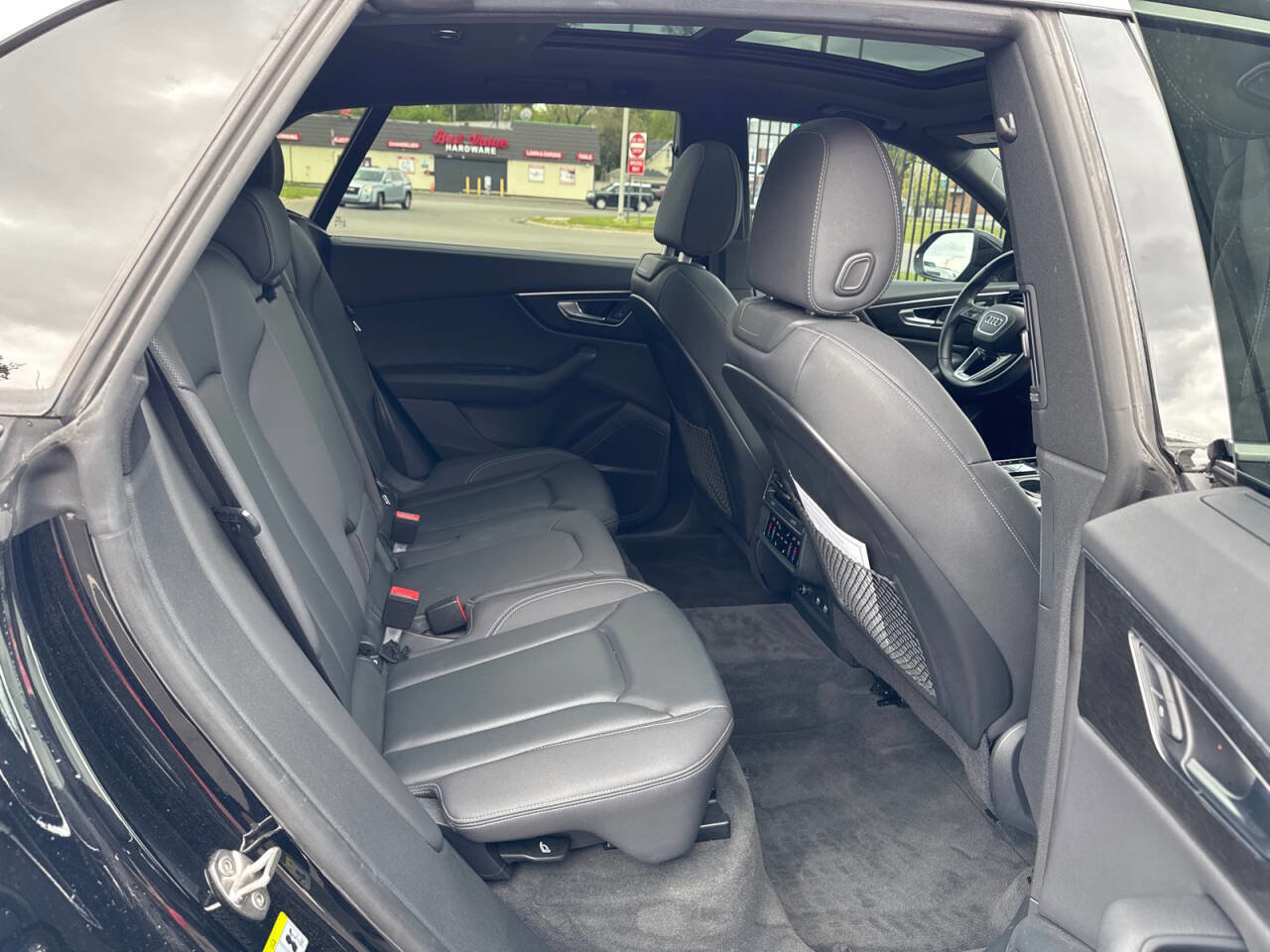 Used 2019 Audi Q8 Prestige w/ Towing Package AWD/4WD image 9
