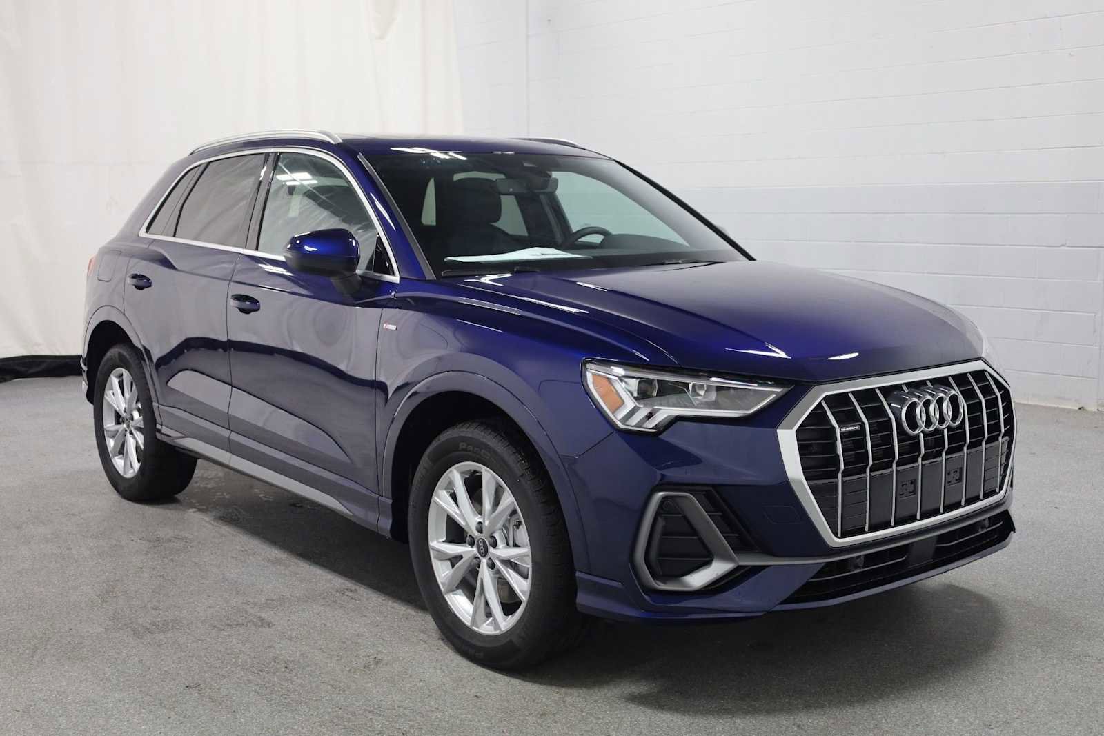 New 2025 Audi Q3 2.0T Premium image 13