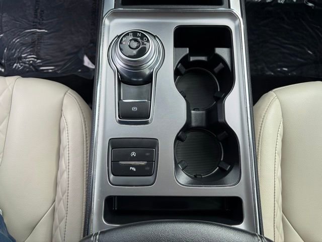 Used 2024 Ford Edge Titanium image 19