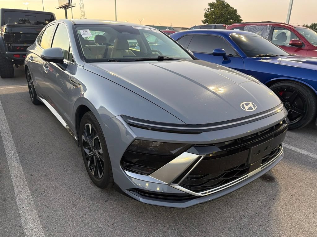 Used 2025 Hyundai Sonata SEL FWD image 3