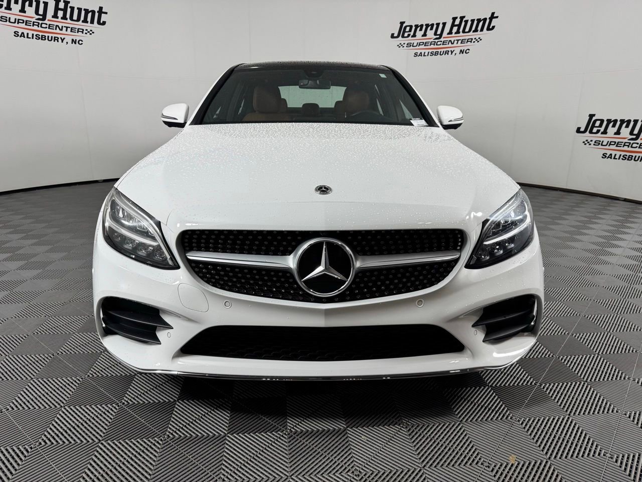 Used 2020 Mercedes-Benz C 300 Sedan image 4