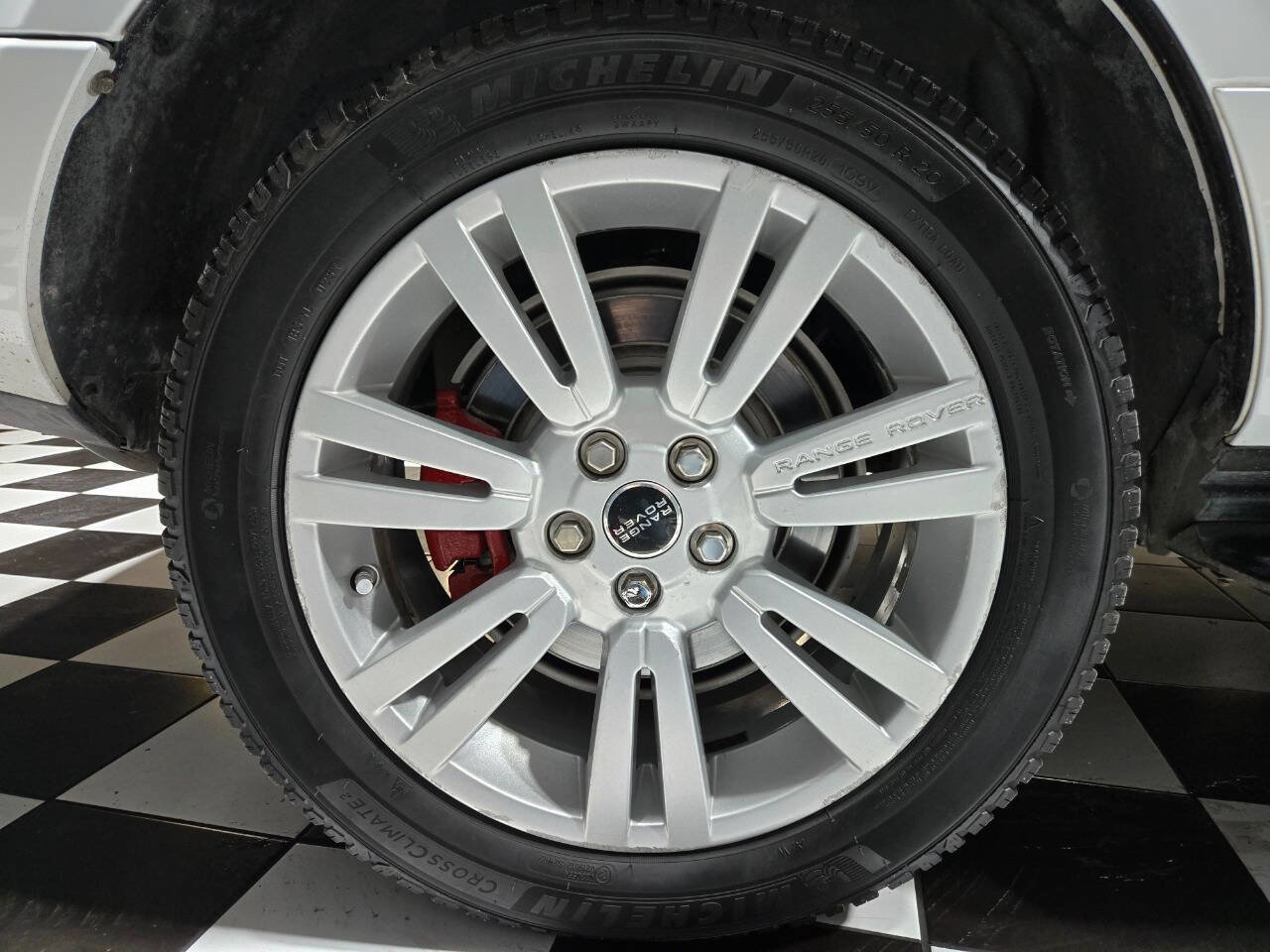 Used 2012 Land Rover Range Rover HSE LUX image 28