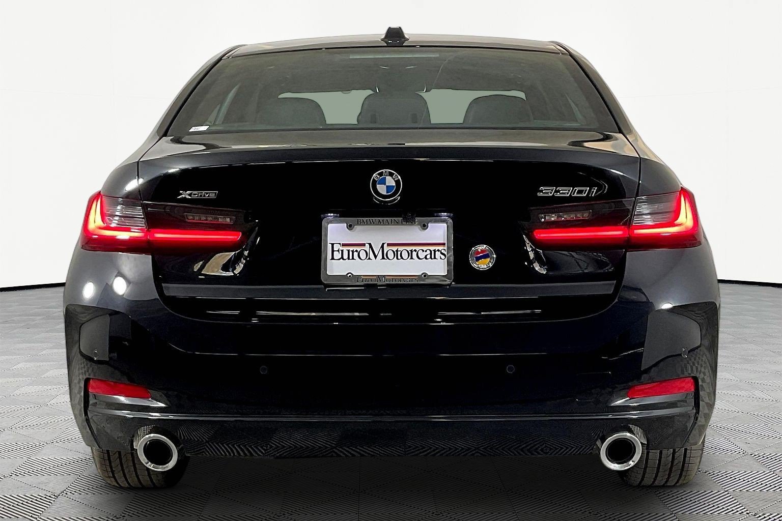 New 2026 BMW 330i xDrive Sedan w/ Premium Package AWD/4WD image 5
