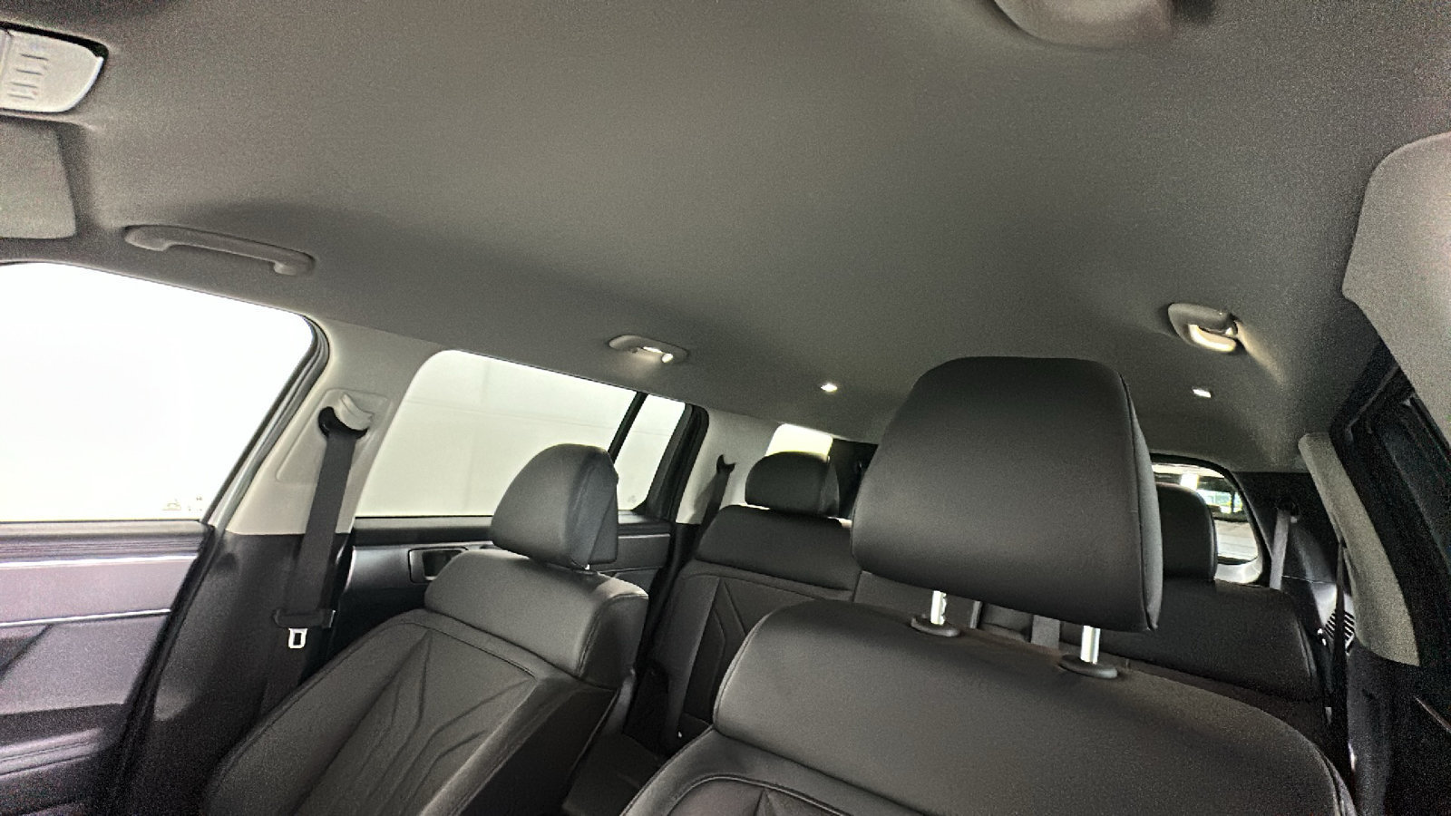 Used 2025 Hyundai Santa Fe SEL AWD/4WD image 16