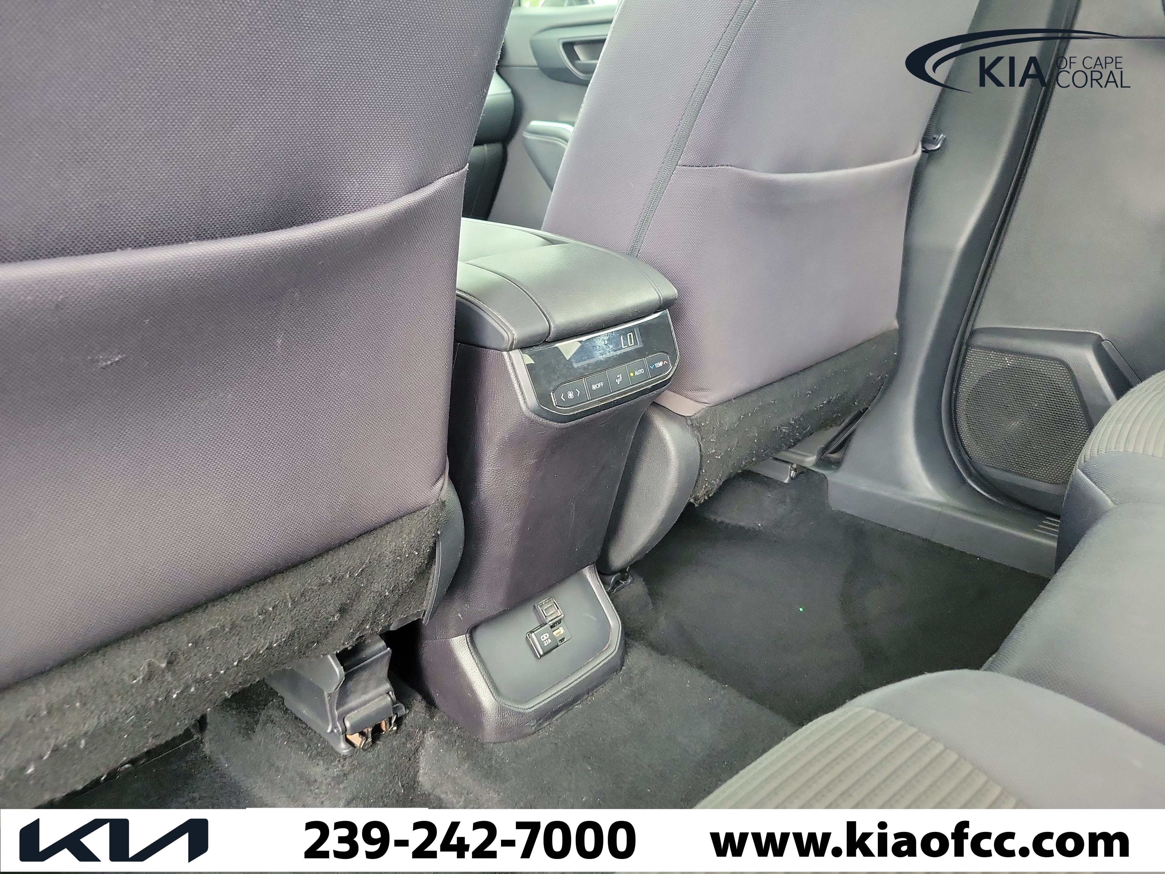 Used 2021 Toyota Highlander LE FWD image 14