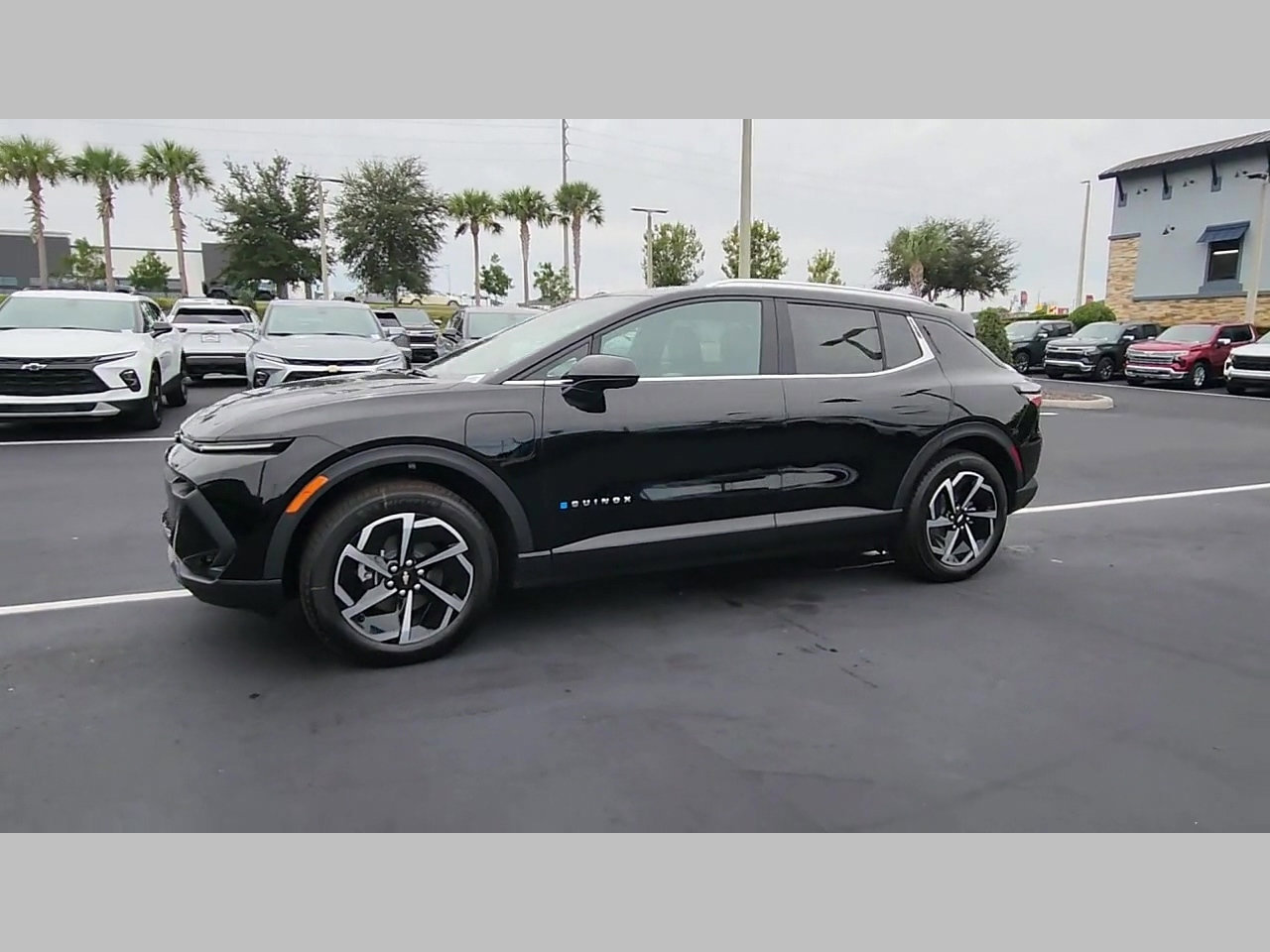 New 2026 Chevrolet Equinox EV LT AWD/4WD image 17