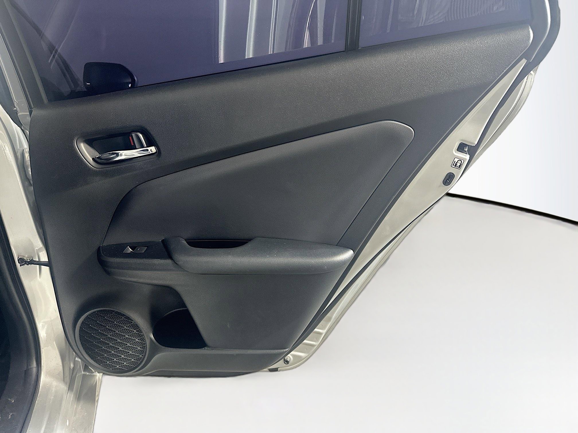 Used 2019 Toyota Prius Prime Premium w/ Carpet Mat Package FWD image 28