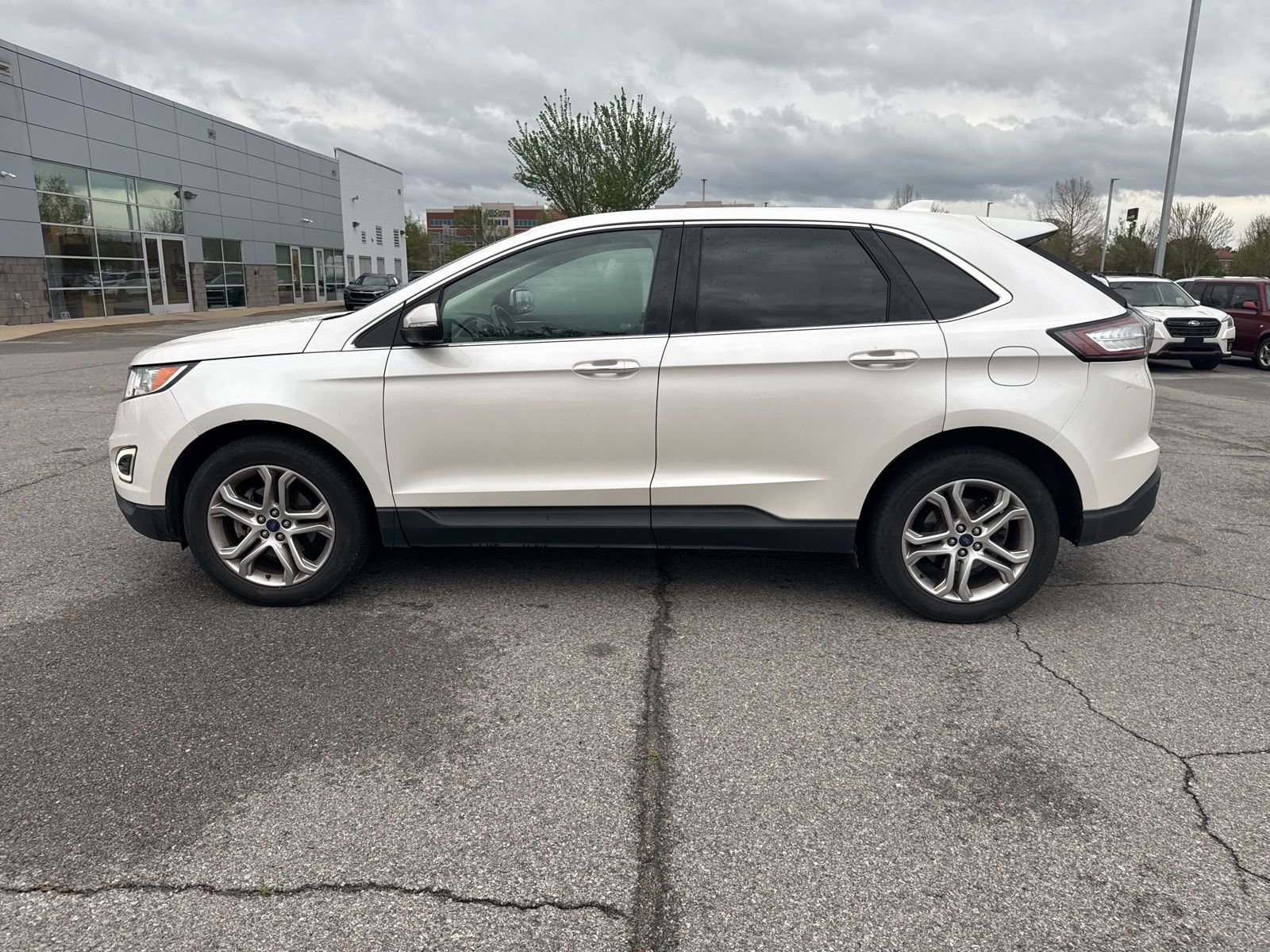 Used 2015 Ford Edge Titanium w/ Equipment Group 301A image 9