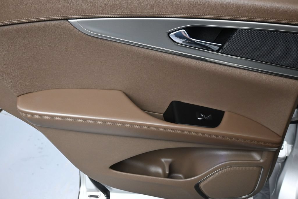 Used 2016 Lincoln MKX Reserve w/ Technology Package AWD/4WD image 27