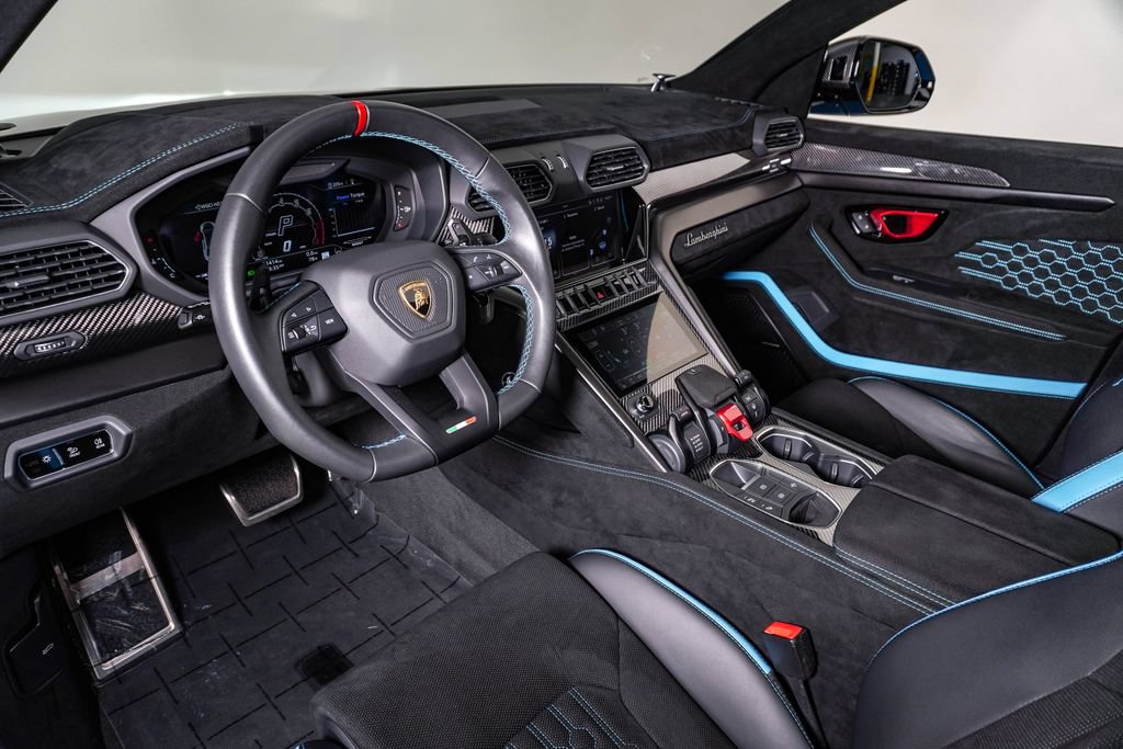 Used 2024 Lamborghini Urus Performante AWD/4WD image 25