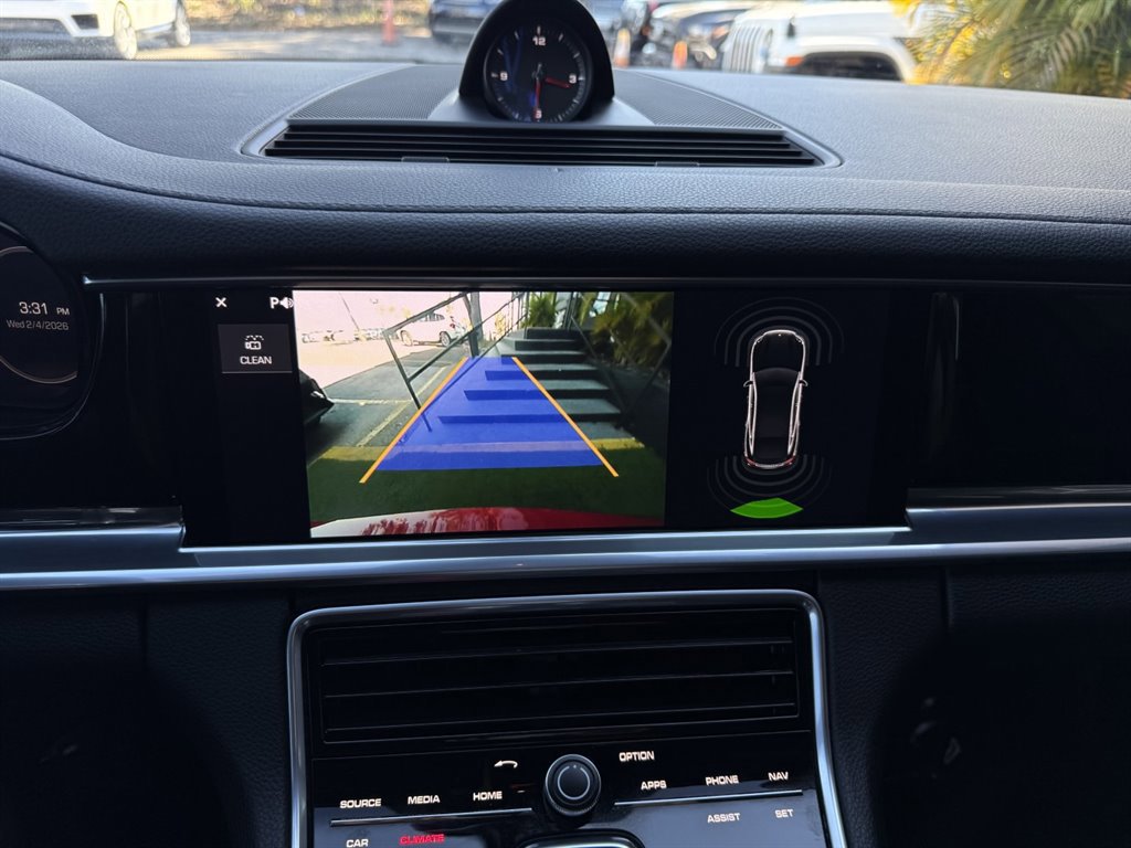 Used 2018 Porsche Panamera 4 image 33